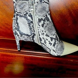 Rag and Bone Ankle boots- worn once - excellent condition